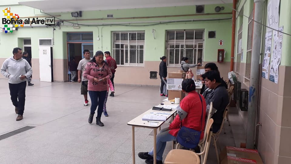 VOTO BOLIVIANO EN ARGENTINA.jpg VOTO BOLIVIANO EN ARGENTINA.jpg