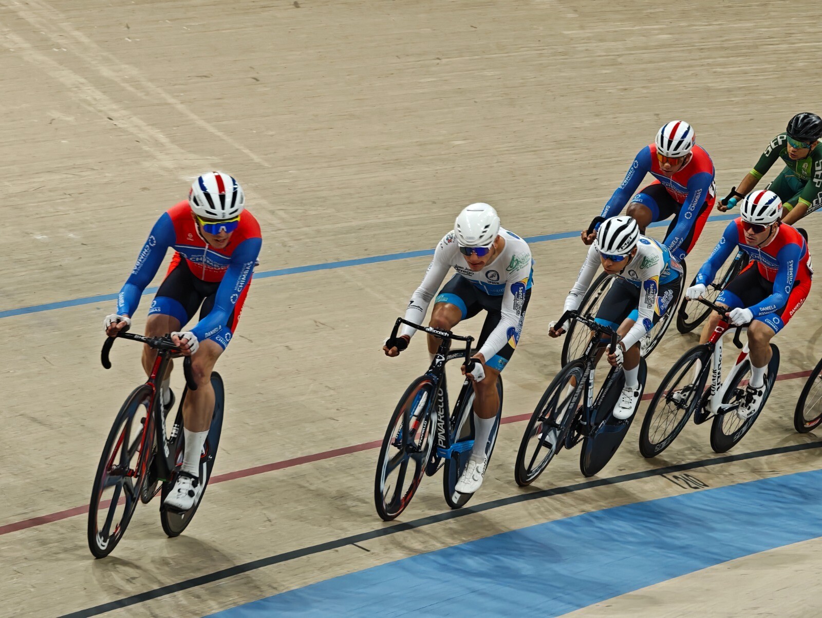 El Velódromo Vicente Alejo Chancay recibió a la tercera fecha de la temporada de pista