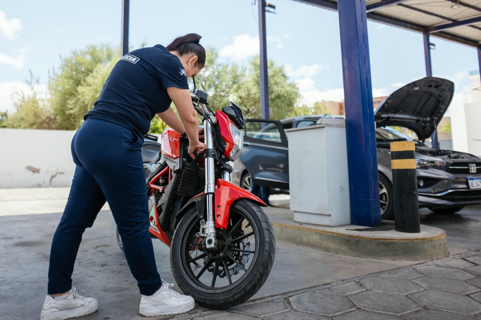 Verificación de Automotores-moto-2.jpeg La verificación vehicular permitió detectar una moto con pedido de secuestro vigente