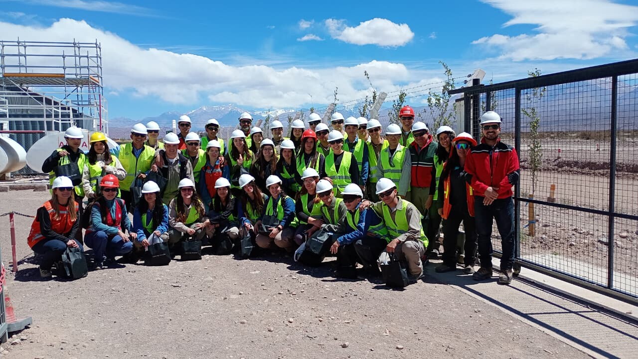 Visita de estudiantes de EPET 1 Albardón.jpeg