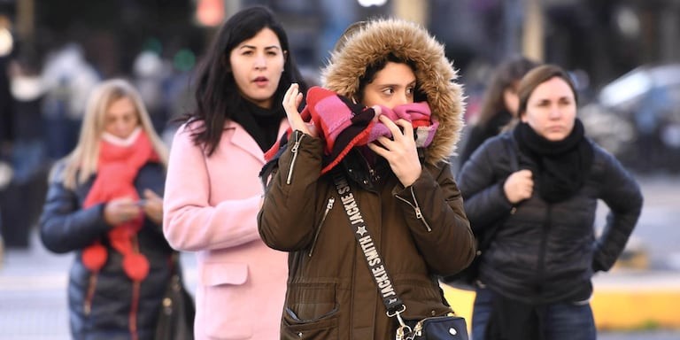 Alerta por el ingreso de un tormentón que traerá una ola de frío que congelará Buenos Aires: cuándo empieza el “invierno” según el SMN