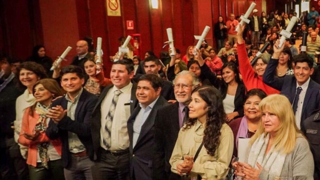 ORÁN CELEBRA UNA NUEVA COLACIÓN DE GRADO EN LA UNSA: NUEVOS PROFESIONALES PARA LA REGIÓN