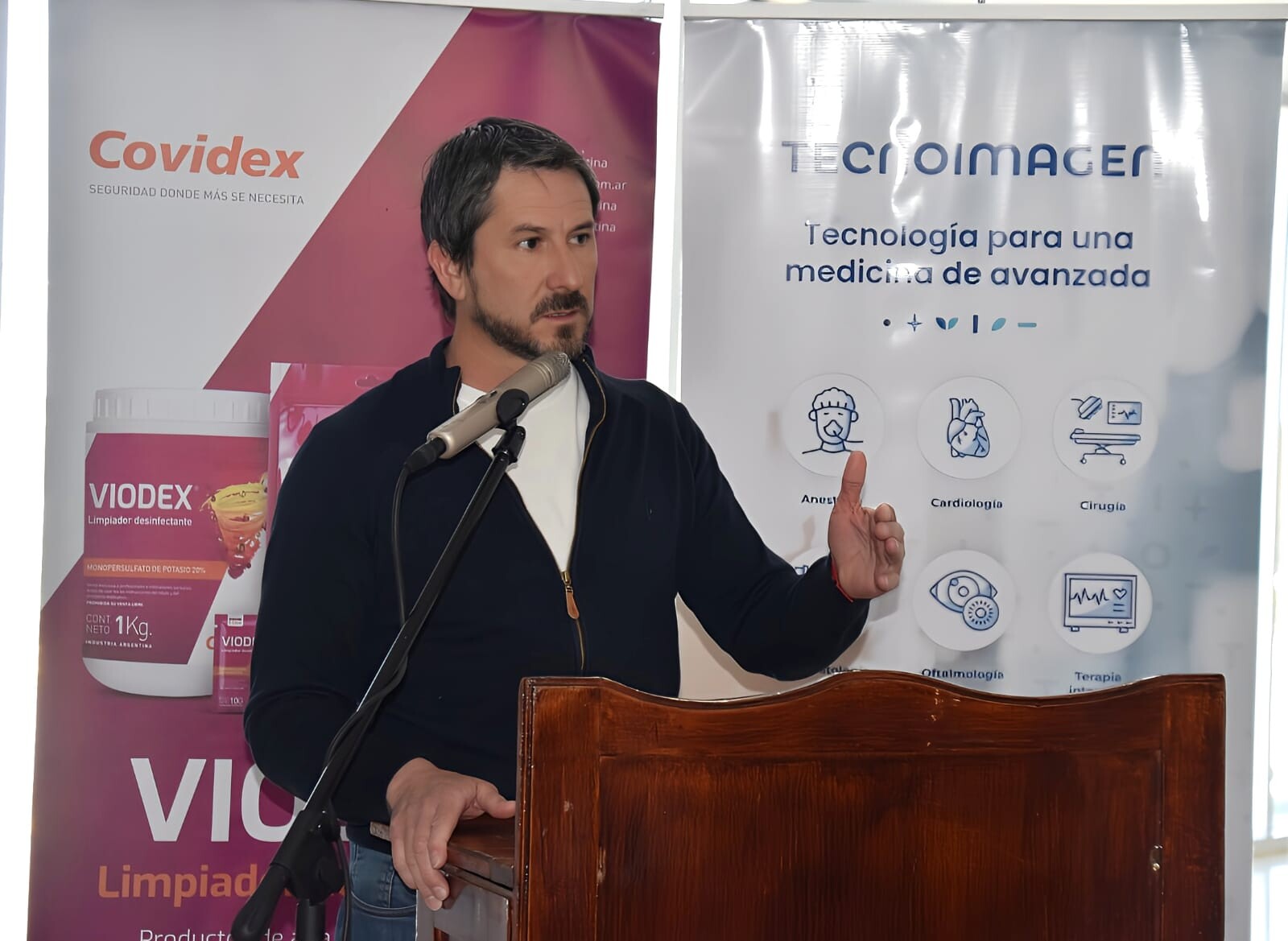 Merino reconoció la trayectoria de Insumed, al participar de las Primeras Jornadas de Actualización de tecnologías aplicadas a la salud