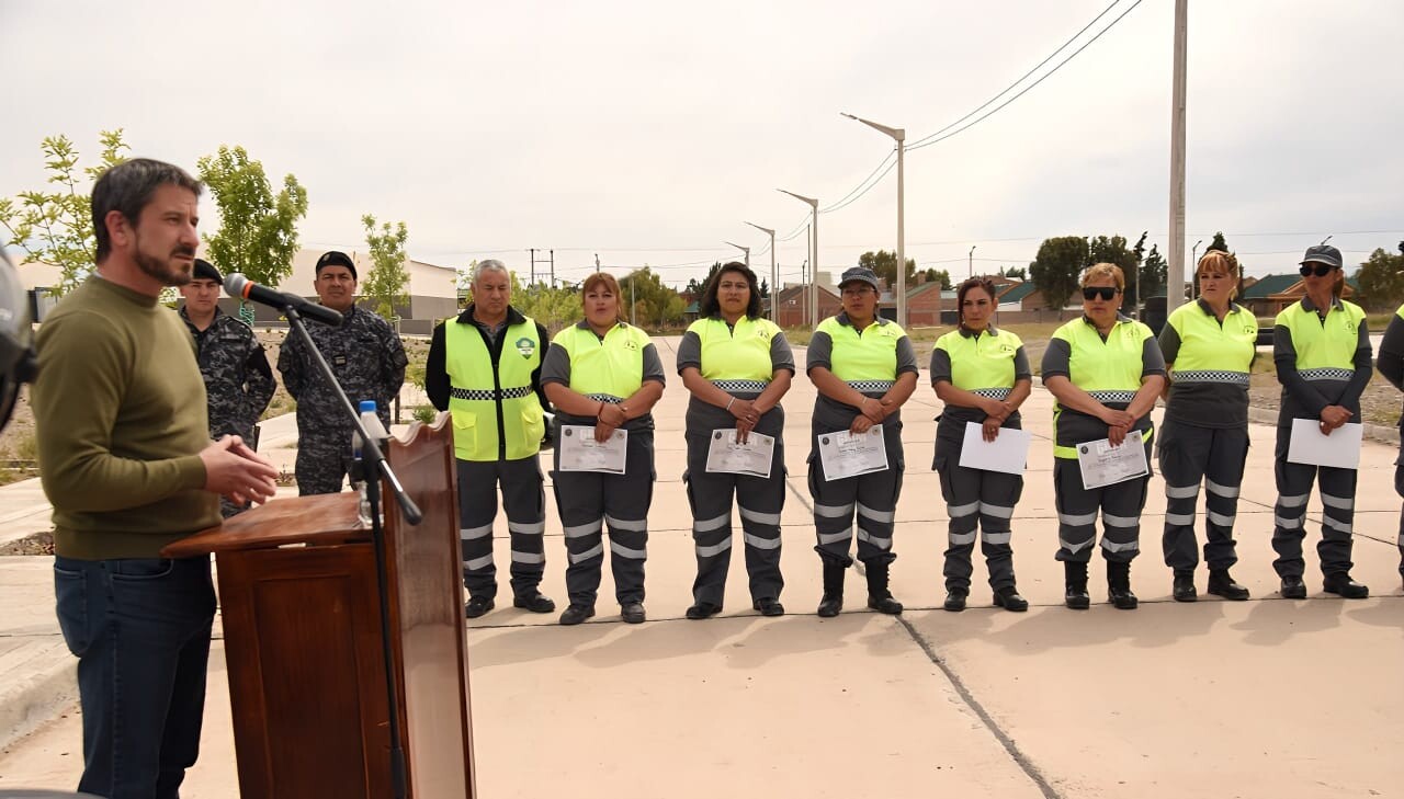 El GRIM entregó certificados al personal operativo municipal, en un acto en el que participó el intendente Merino