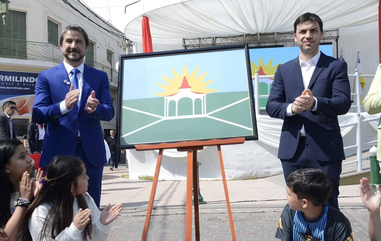Merino presidió un emotivo acto por el 138º aniversario de Trelew con el acompañamiento de Torres