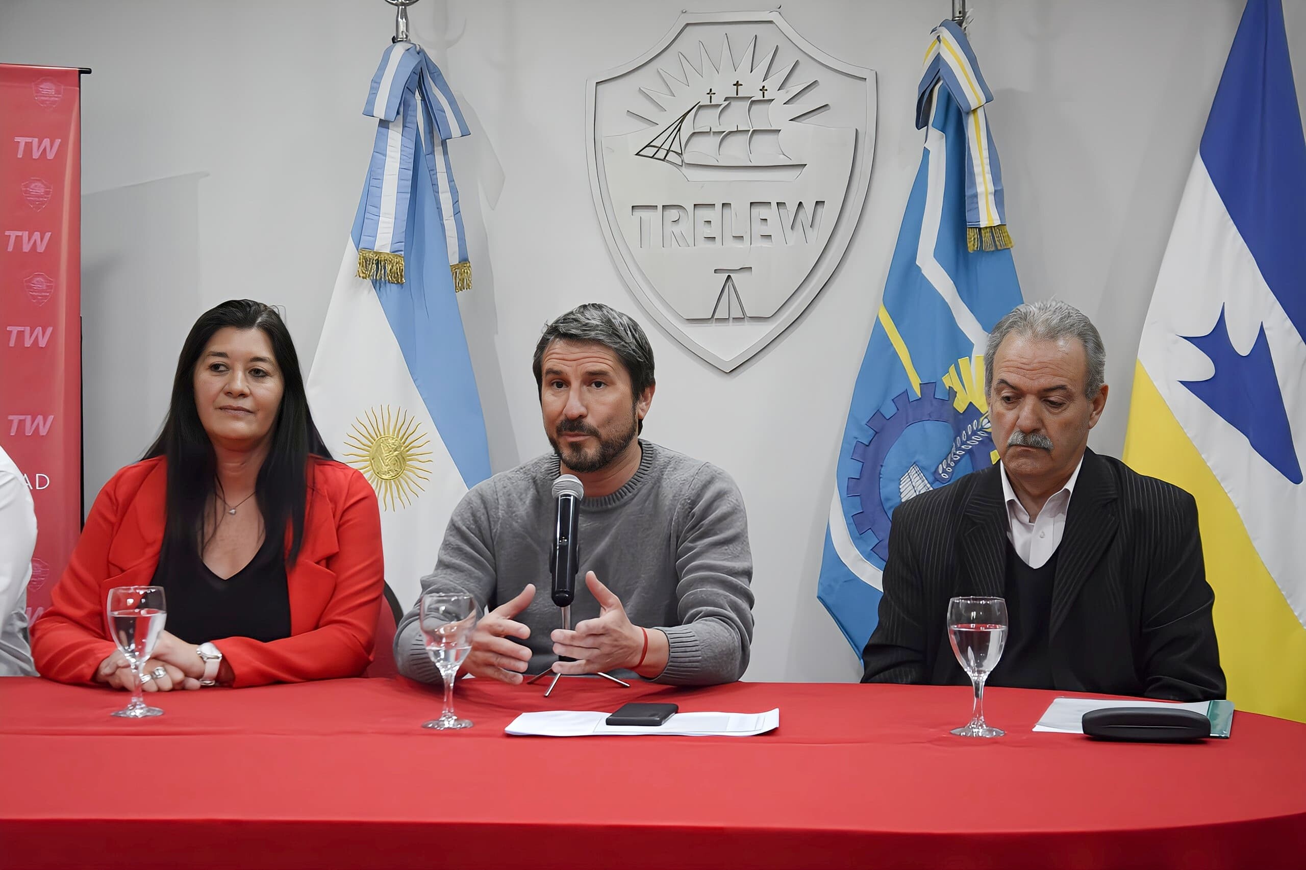 Merino celebró el regreso del Municipio a la Feria del Libro a Trelew tras siete años: «Es un espacio de encuentro y reflexión»