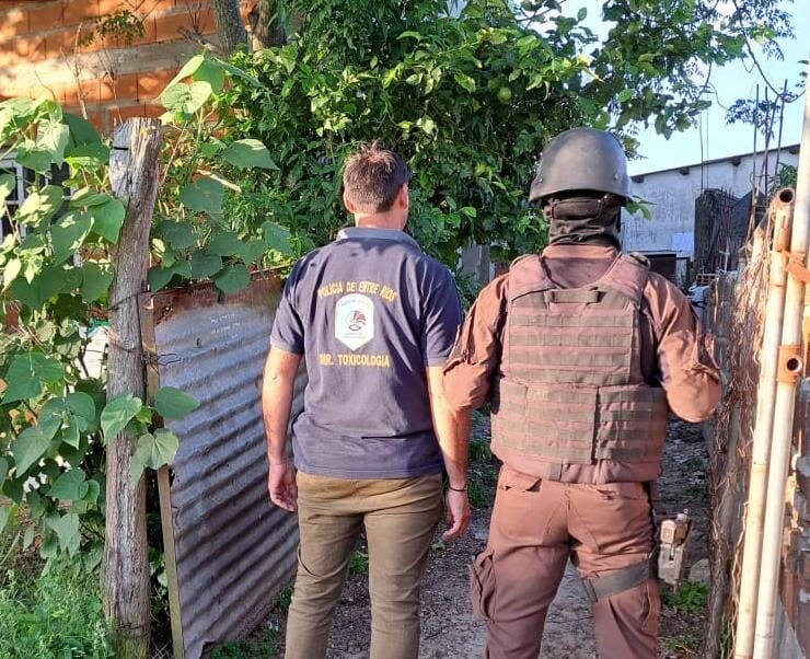 WhatsApp-Image-2024-11-16-at-20.44.45.jpeg Detenidos en Chajarí por causa de narcotráfico fueron trasladados a la Unidad Penal de Concordia