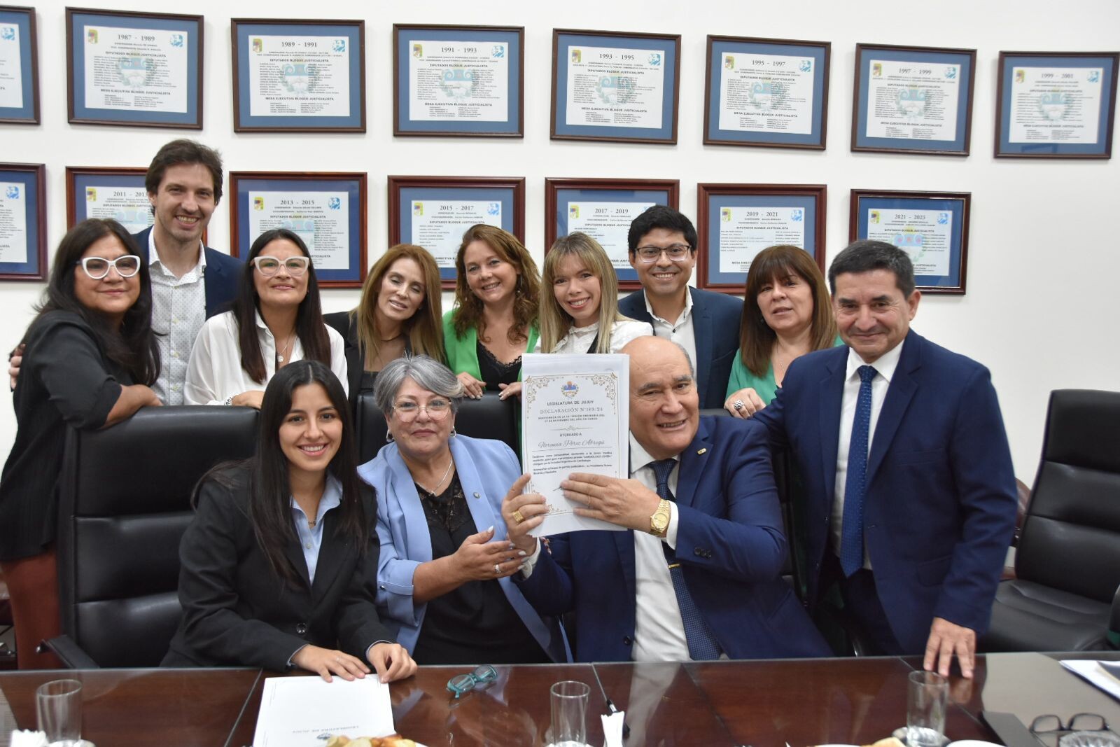 Diputados entregaron distinciones a médicos jujeños