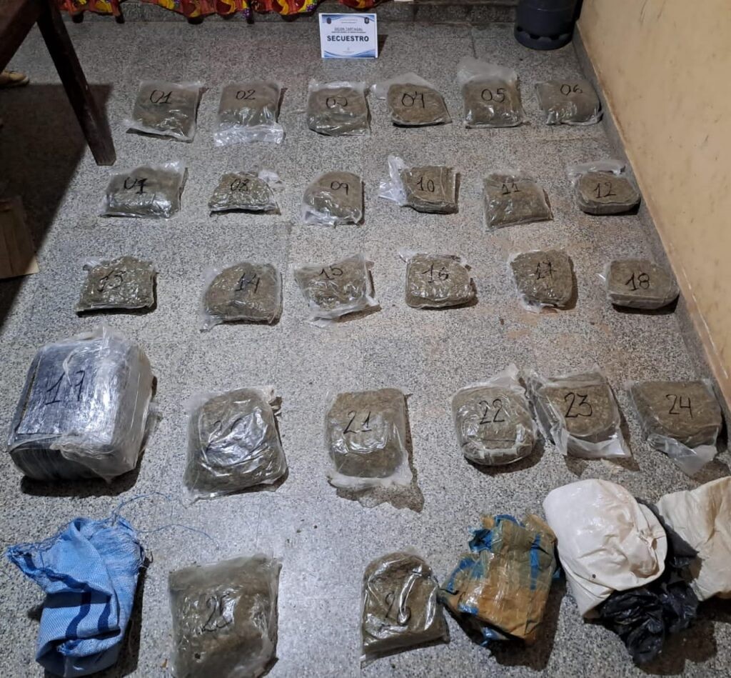 WhatsApp-Image-2025-01-29-at-2.02.57-PM-2-1024x949.jpeg La Policía de Salta secuestró más de 32 kilos de marihuana en Morillo