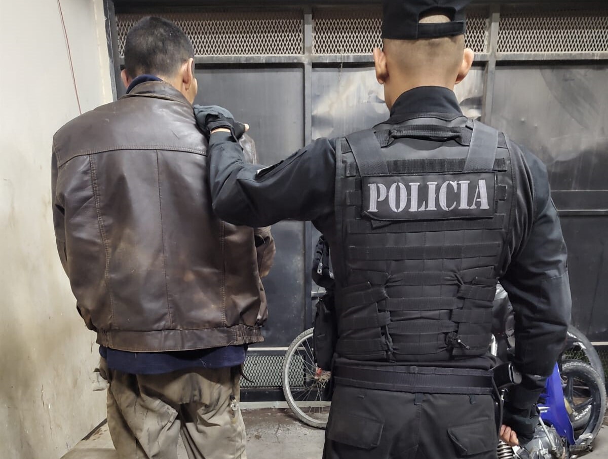 WhatsApp-Image-2025-03-10-at-11.28.41-AM-1.jpeg Procedimientos de Seguridad Urbana con detenido y secuestro de elementos en Capital