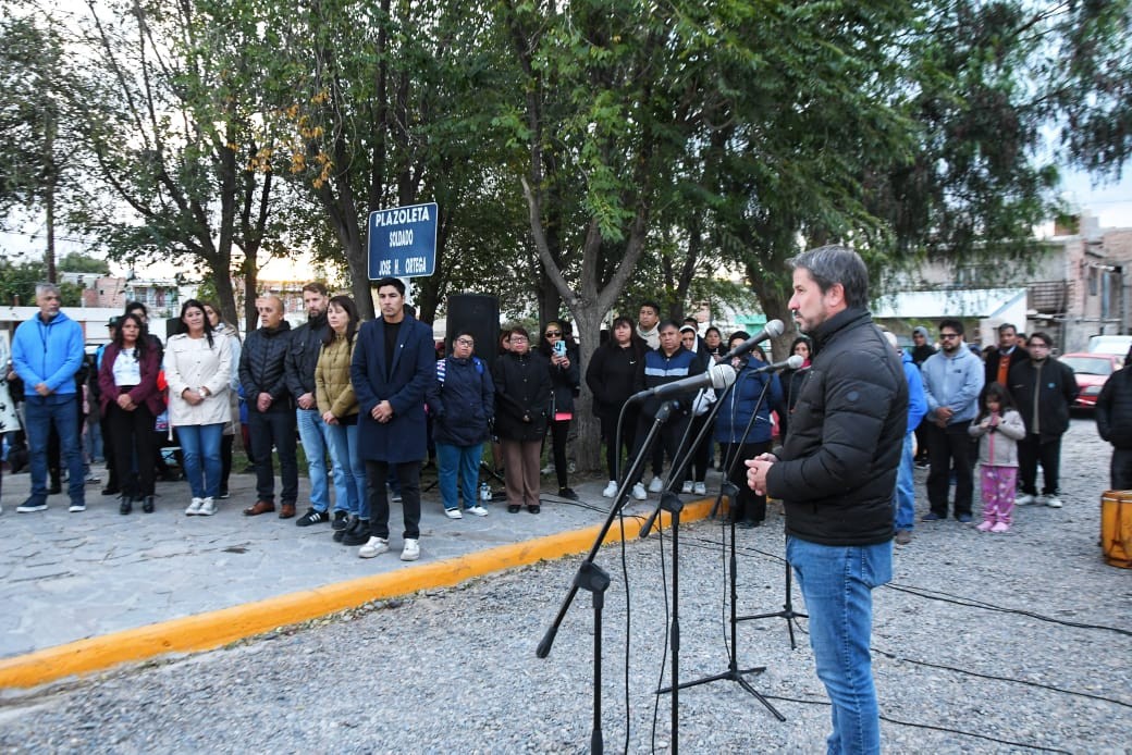 Merino acompañó a vecinos del barrio Presidente Perón, que recordaron al soldado José Ortega