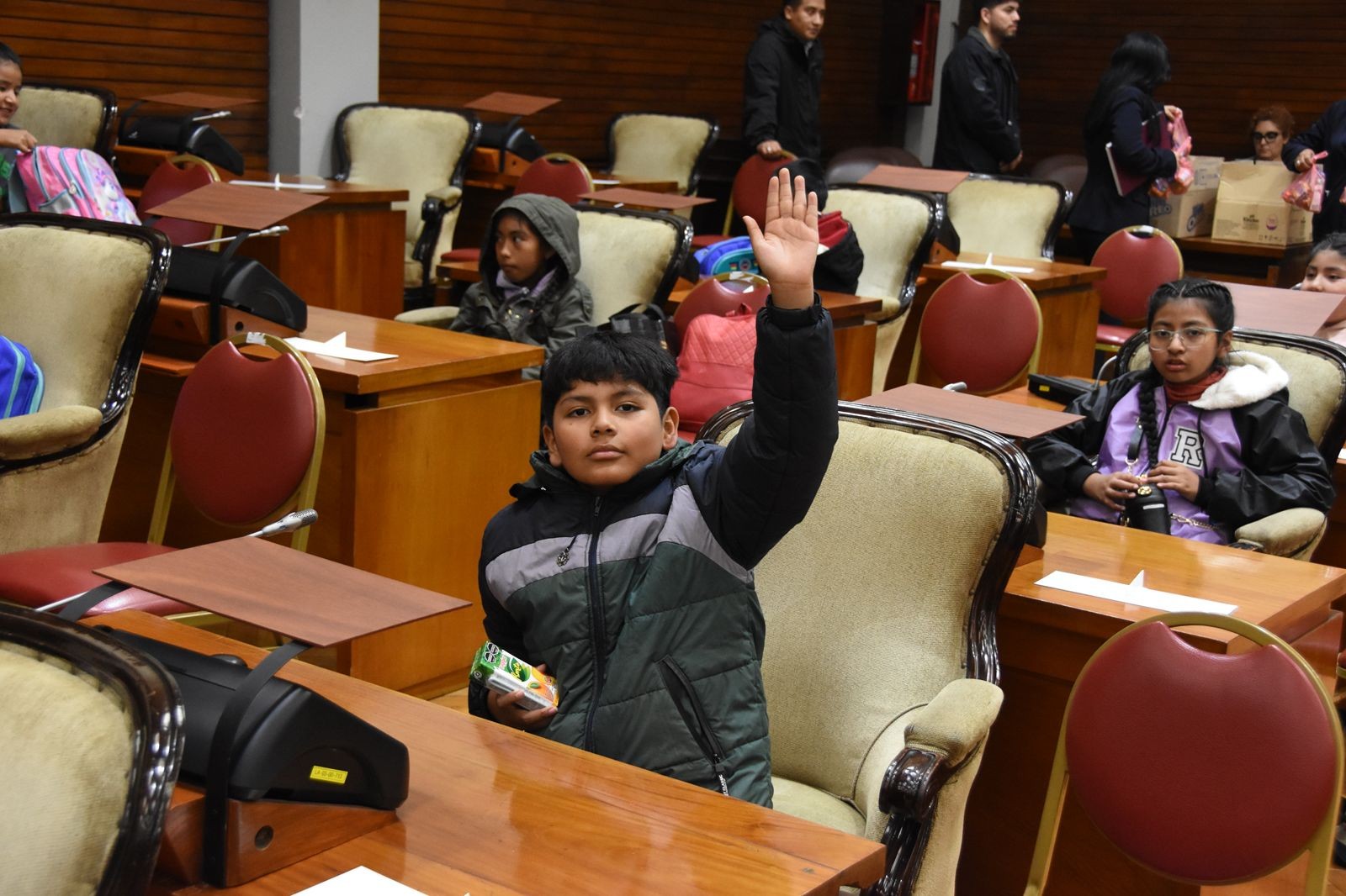 Estudiantes de las escuelas Rocha Solórzano y Dr. Eduardo Casanova de Tilcara visitaron la Legislatura