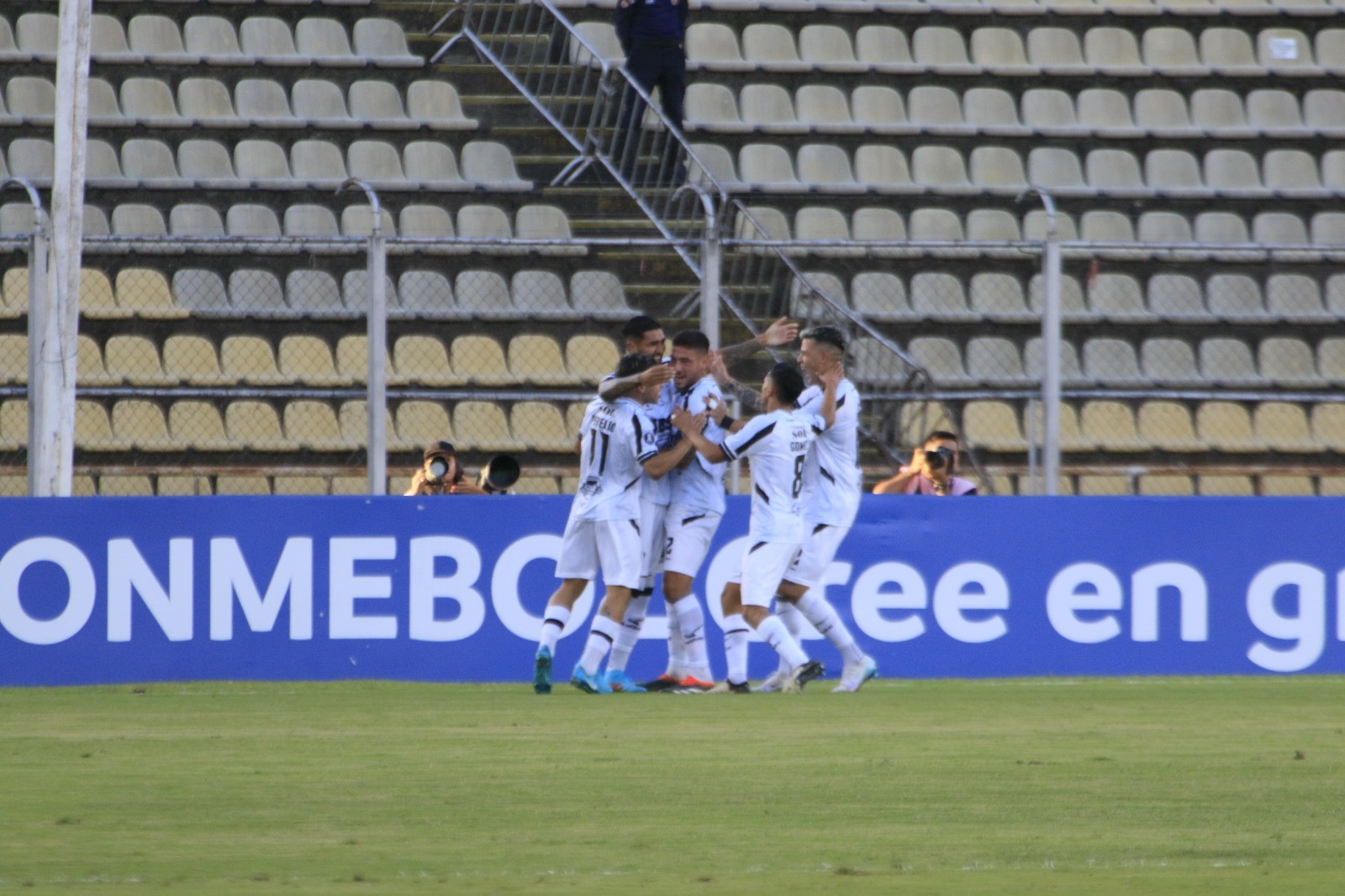Central Córdoba ganó en la visita a Táchira, es líder y sueña despierto en la Libertadores
