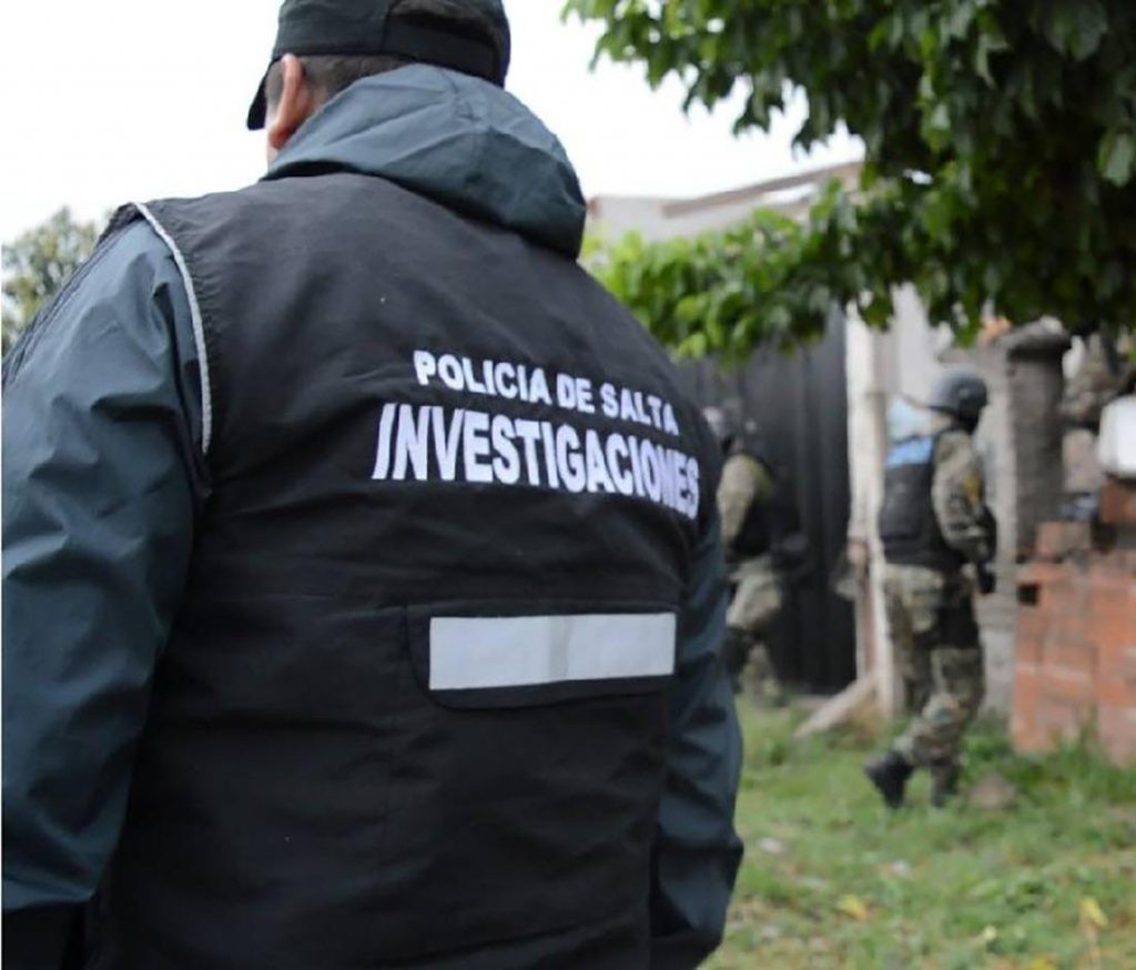 WhatsApp-Image-2025-05-21-at-9.49.45-PM-1024x874.jpeg Detenidos y secuestro de un auto robado en Capital