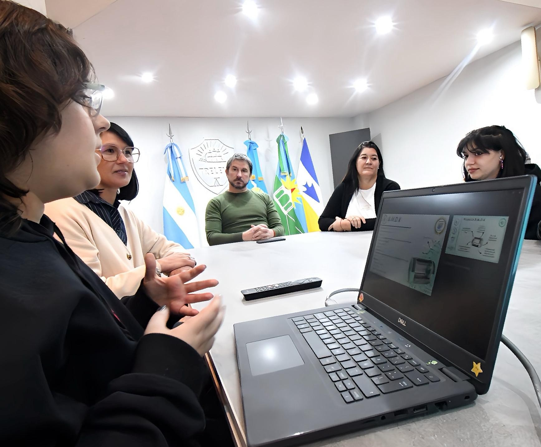 Merino recibió a estudiantes de la ESETP 748 por un proyecto con impacto social