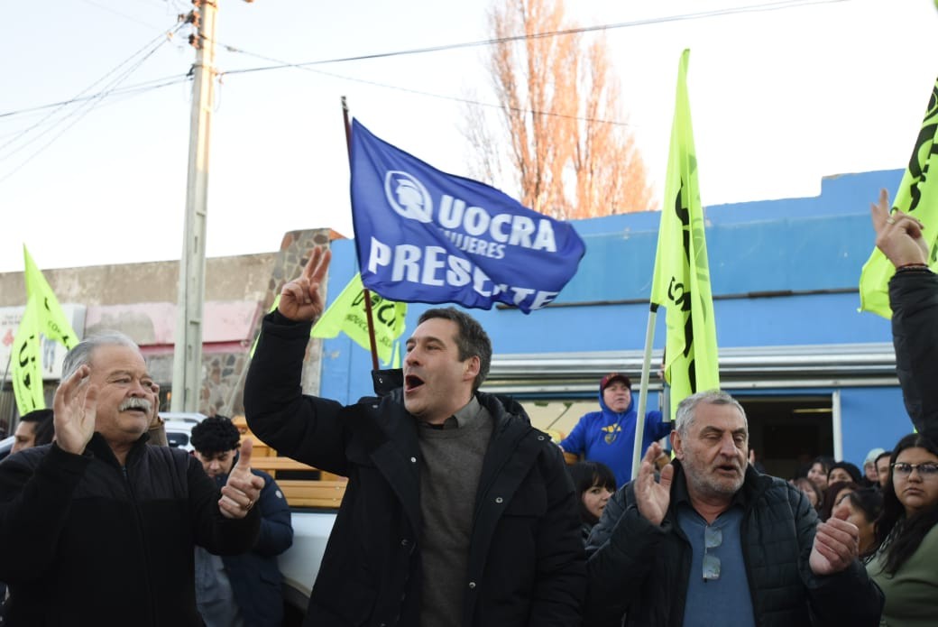 Luque lideró un acto con militantes en Sarmiento
