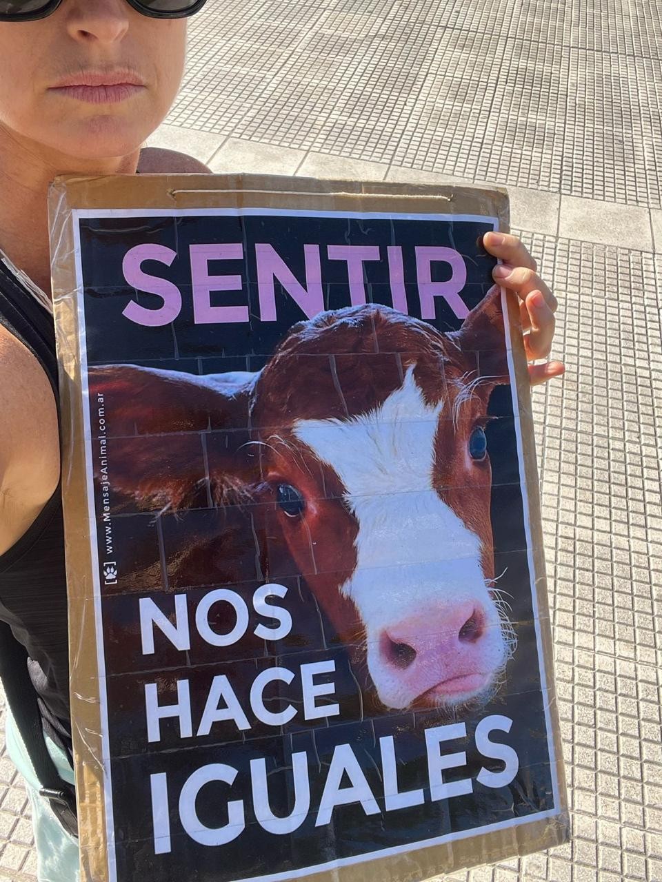 carte-sentir-nos-hace-iguales-marcha