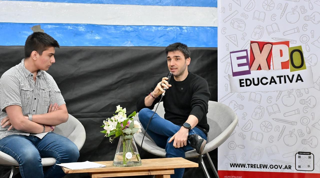 Torres participó de la Expo Educativa que reúne en Trelew a más de mil estudiantes del Valle y la Meseta