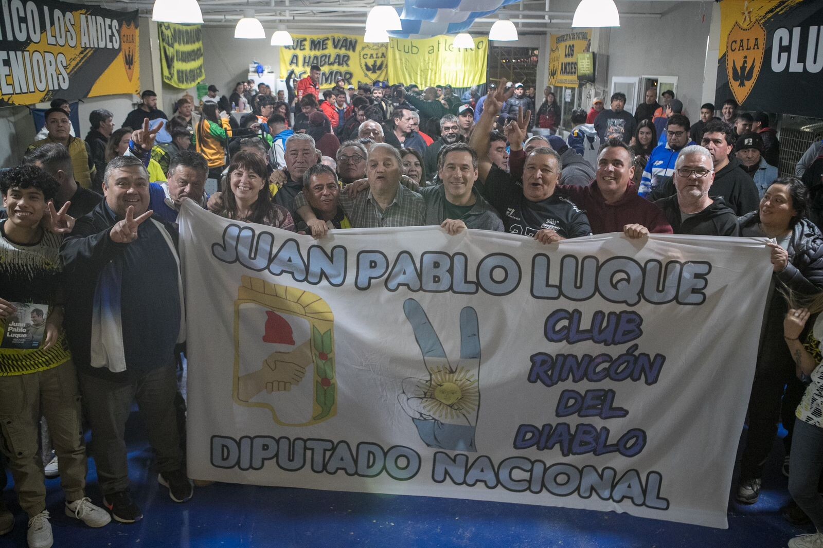 Luque recibió el apoyo de numerosos clubes de Comodoro