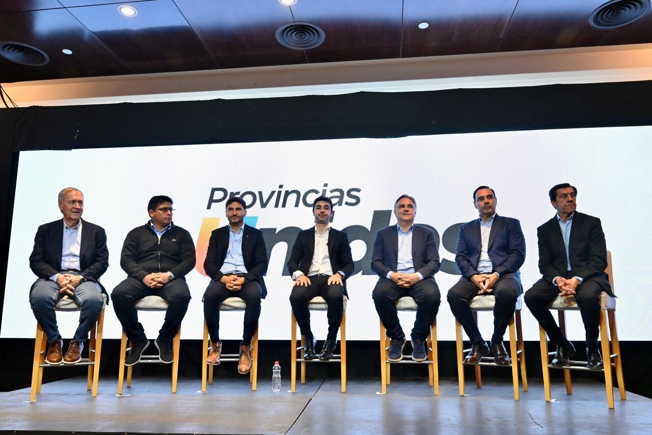 Torres encabezó en Puerto Madryn el segundo encuentro de gobernadores de Provincias Unidas