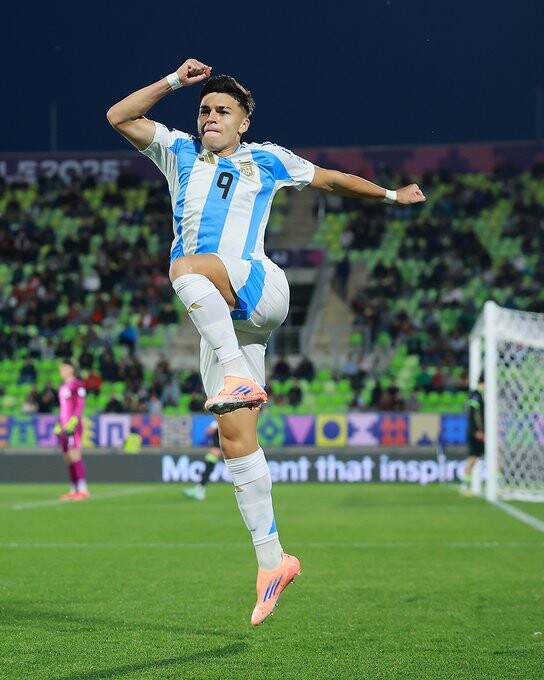 Gran goleada y clasificación de los pibes Gran goleada y clasificación de los pibes