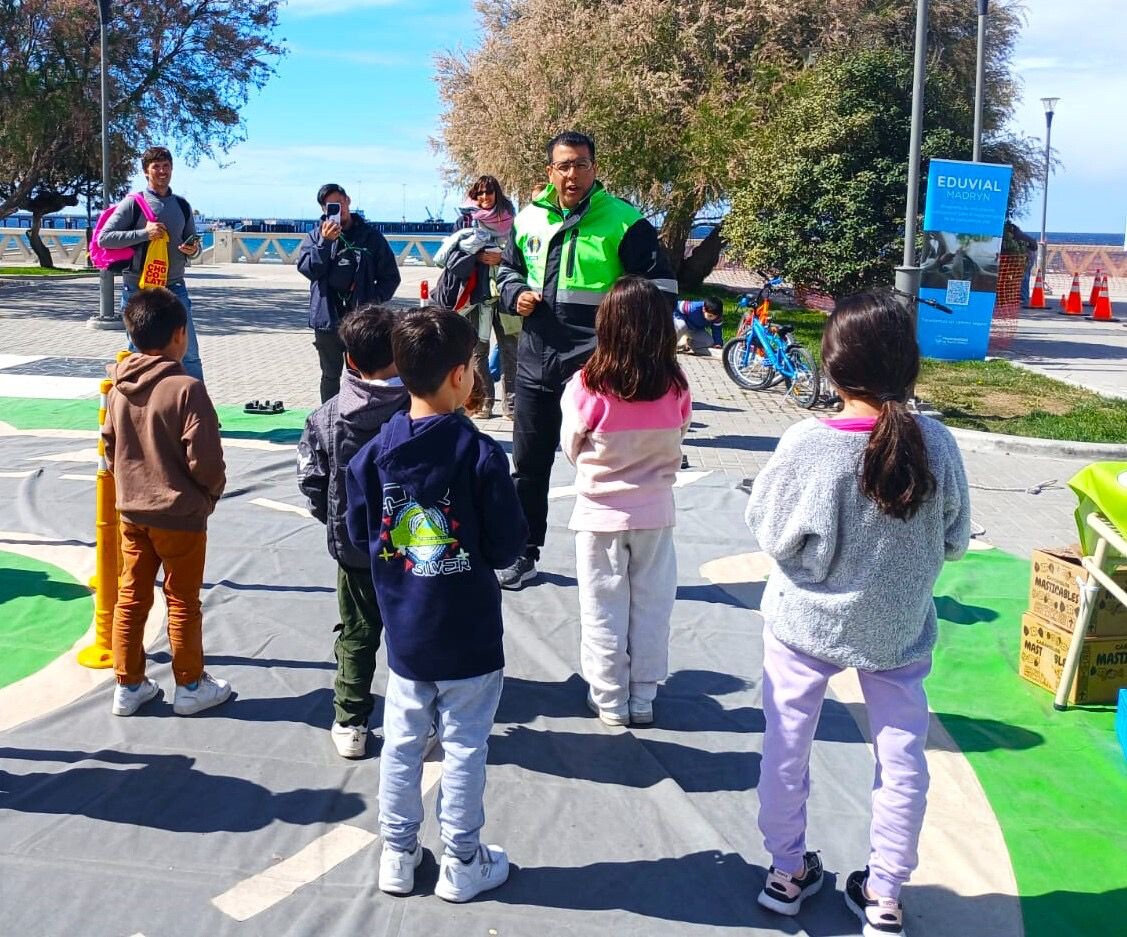 Provincia desarrolló importantes actividades en Puerto Madryn para conmemorar el ‘Día Internacional de la Educación Vial’