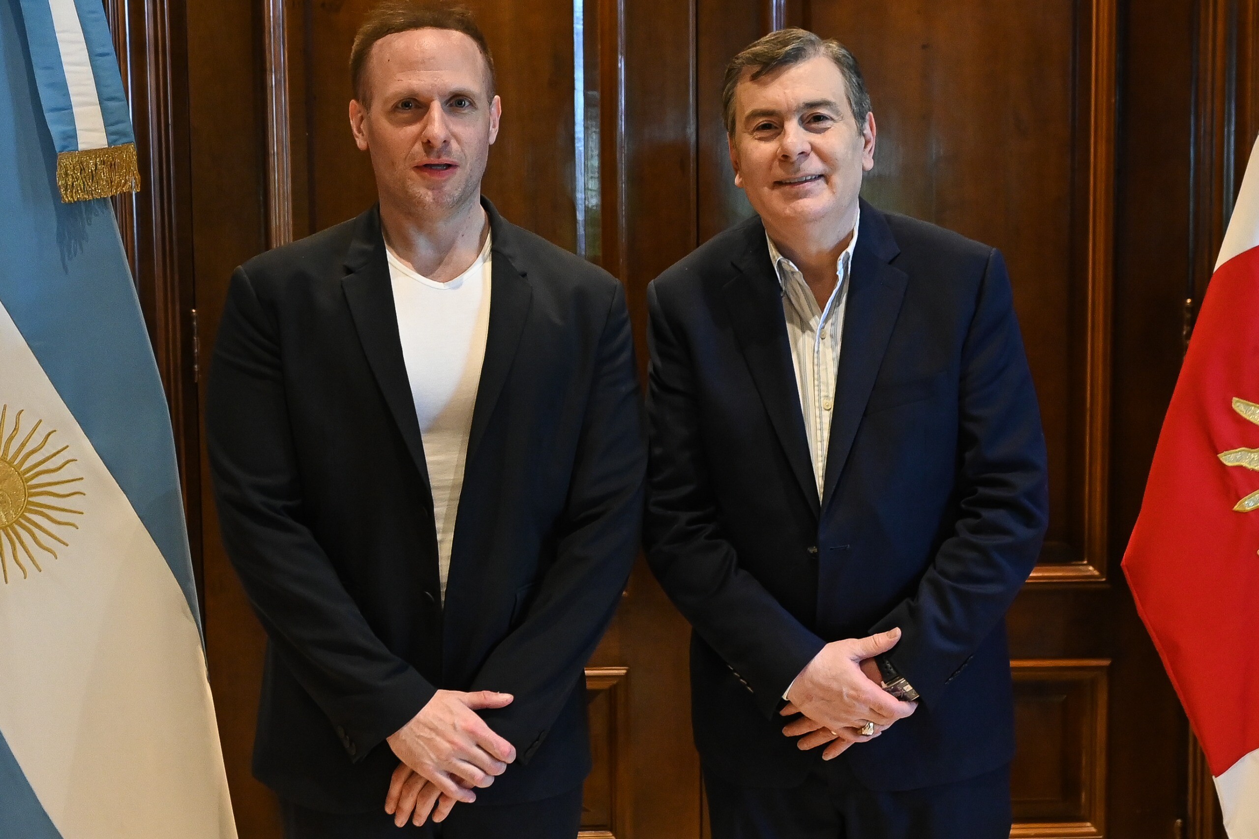 EL GOBERNADOR GERARDO ZAMORA RECIBIÓ AL ESPECIALISTA EN INTELIGENCIA ARTIFICIAL CHRIS MENIW