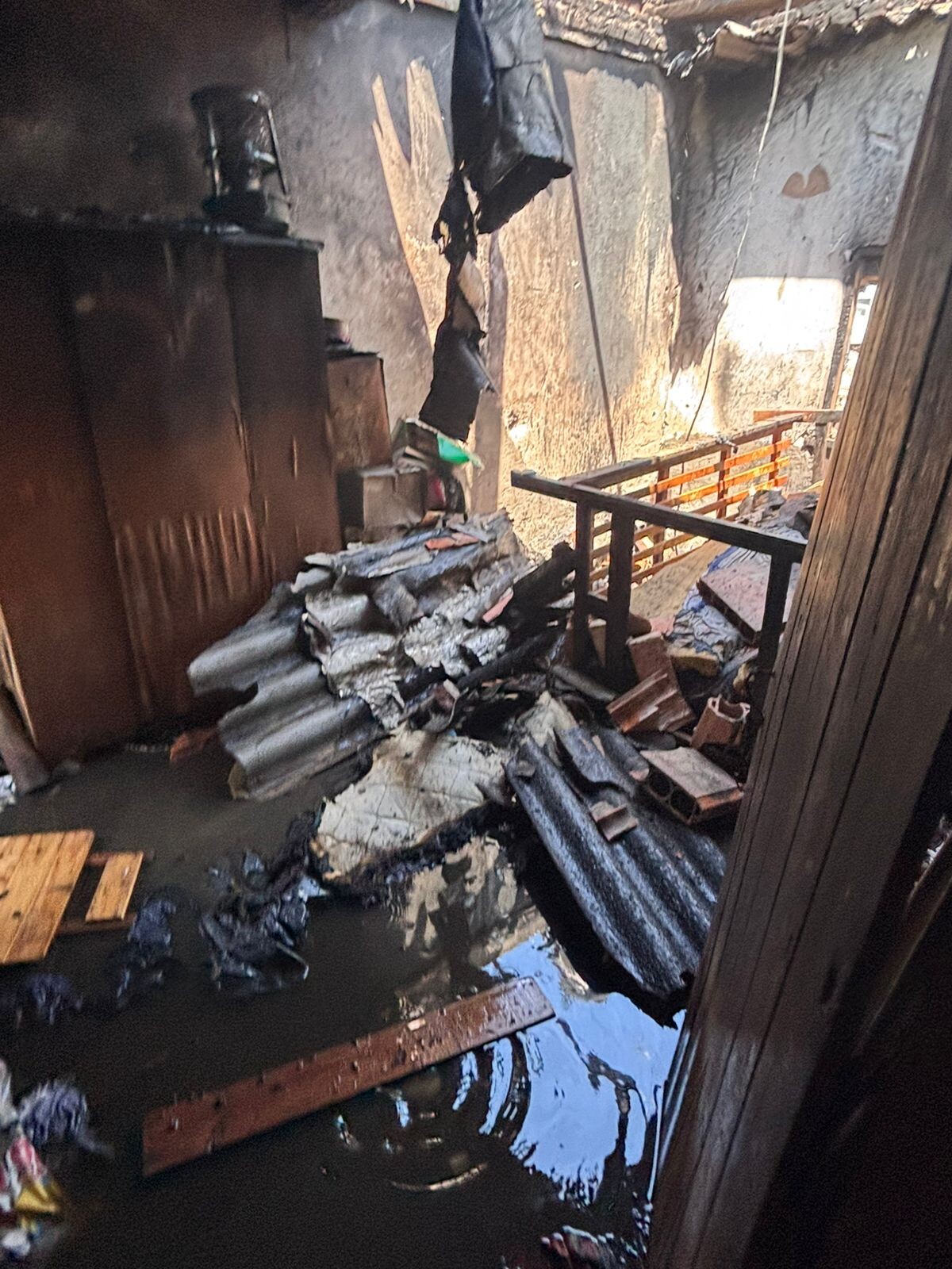 Salavina: Defensa civil brinda ayuda a familia