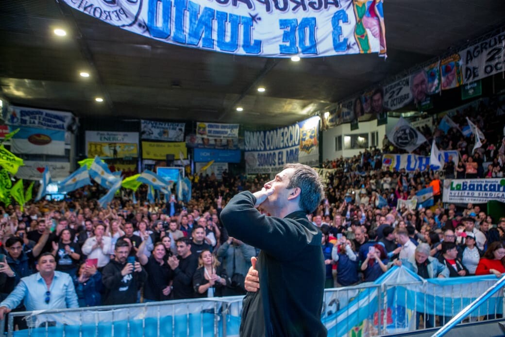 Con un mensaje de unidad y esperanza, Luque cerró el Día de la Lealtad en un “Socios Fundadores” colmado