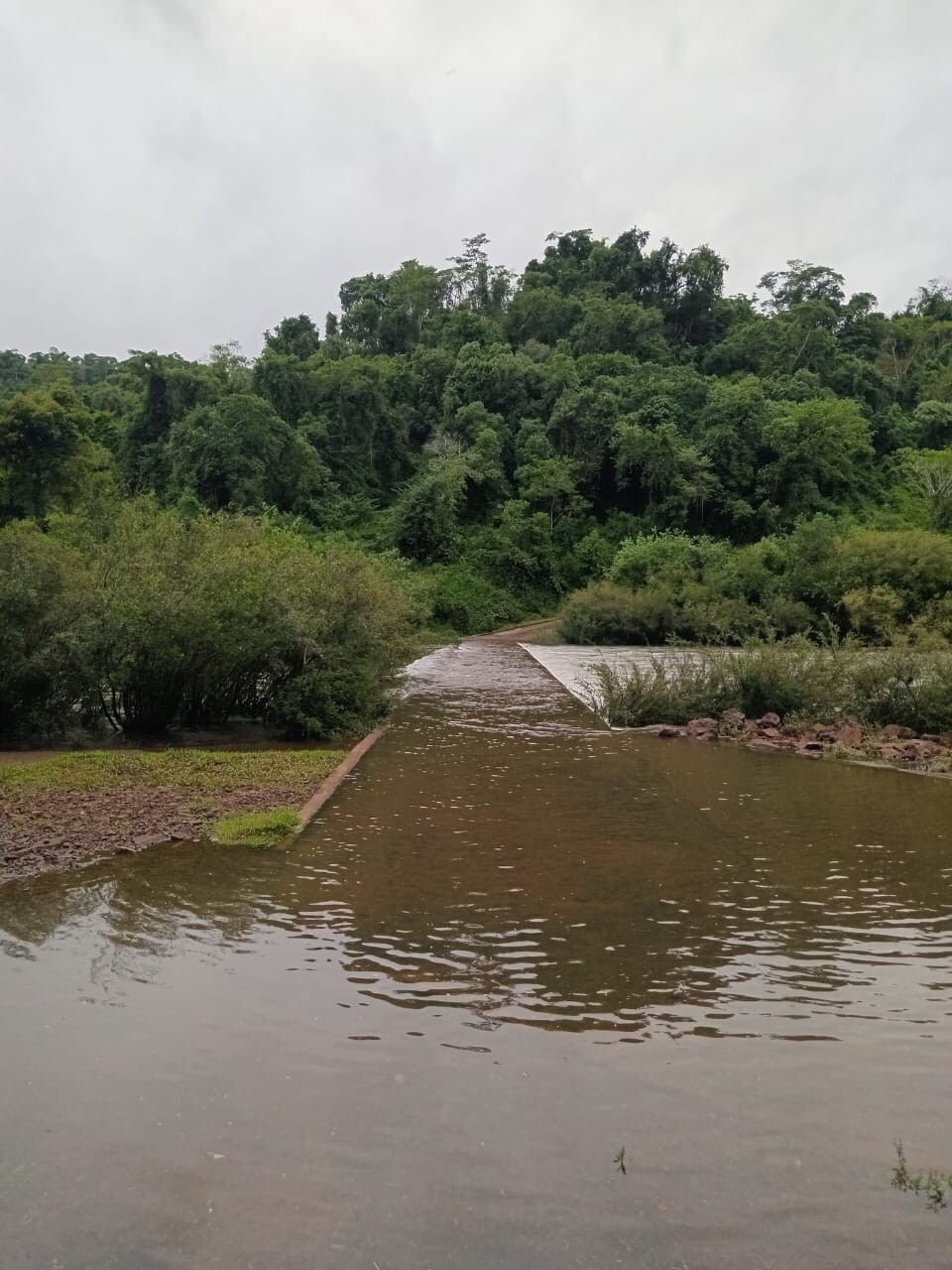 Cerrado el acceso al Parque Provincial Moconá por crecida del arroyo Yabotí