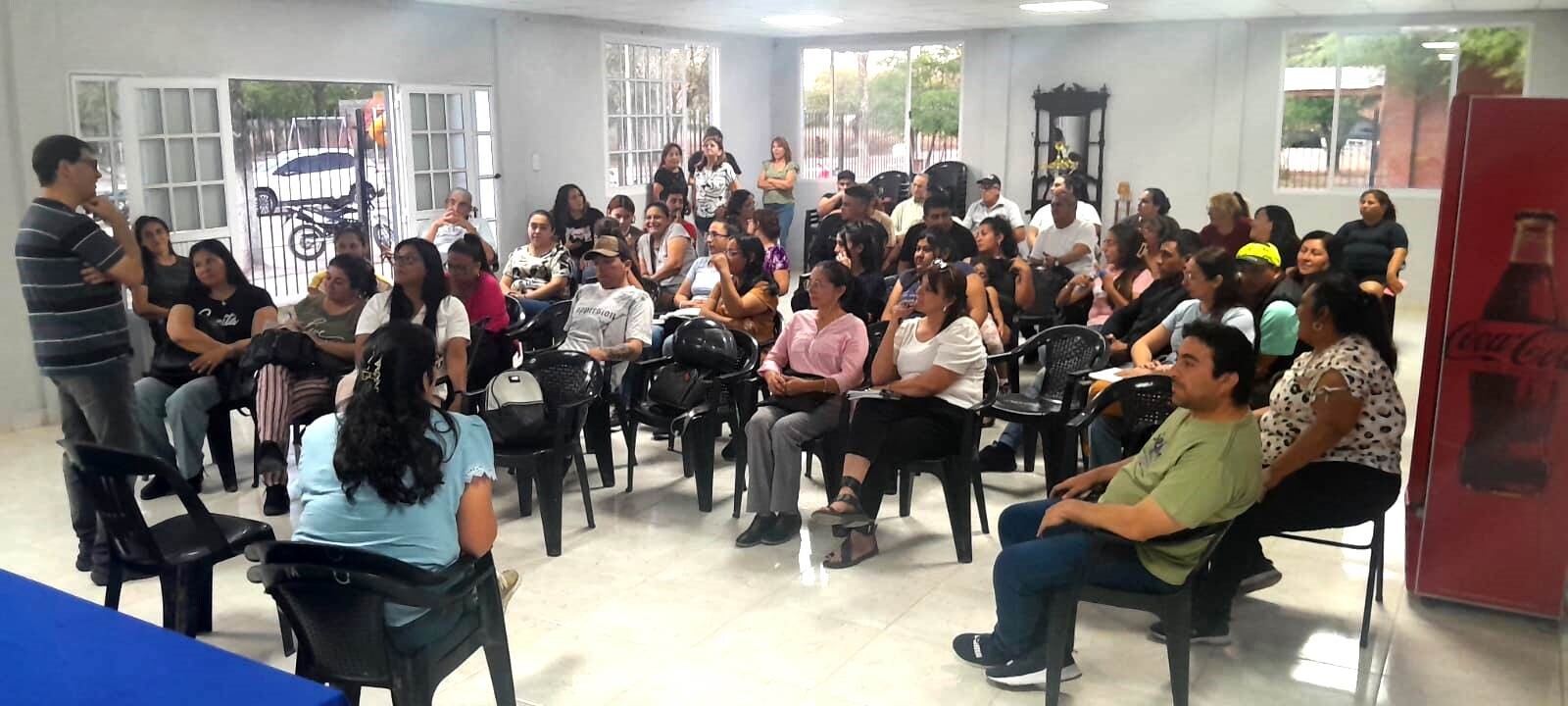 Reunión organizativa para el festejo de un nuevo aniversario de Colonia Dora .