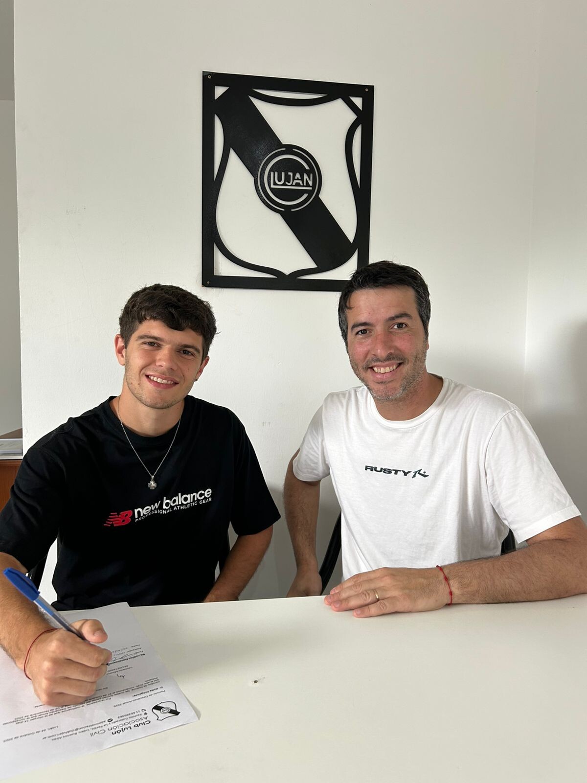 Luján cerró tres renovaciones más