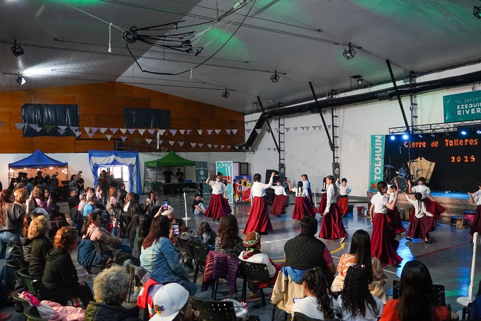 Se celebró la Muestra Anual de Actividades Culturales de Tolhuin