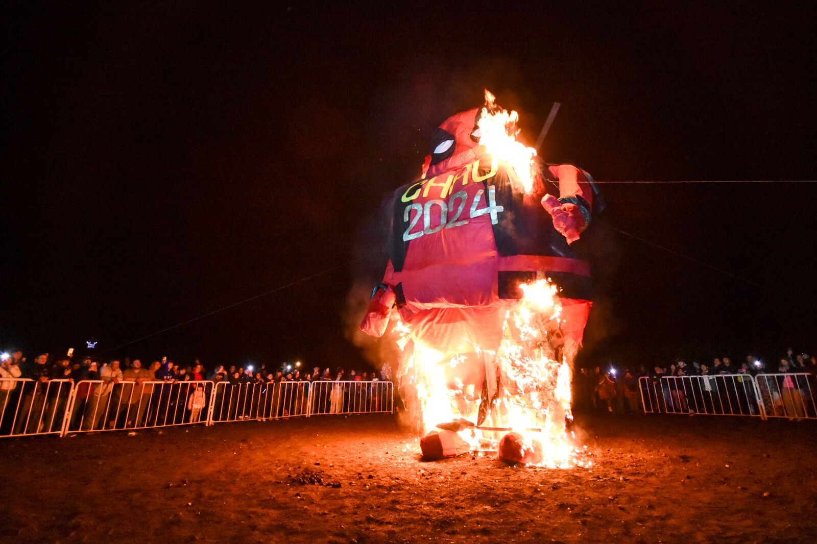 El Municipio de Tolhuin convoca a la comunidad a votar el muñeco de la Quema 2025