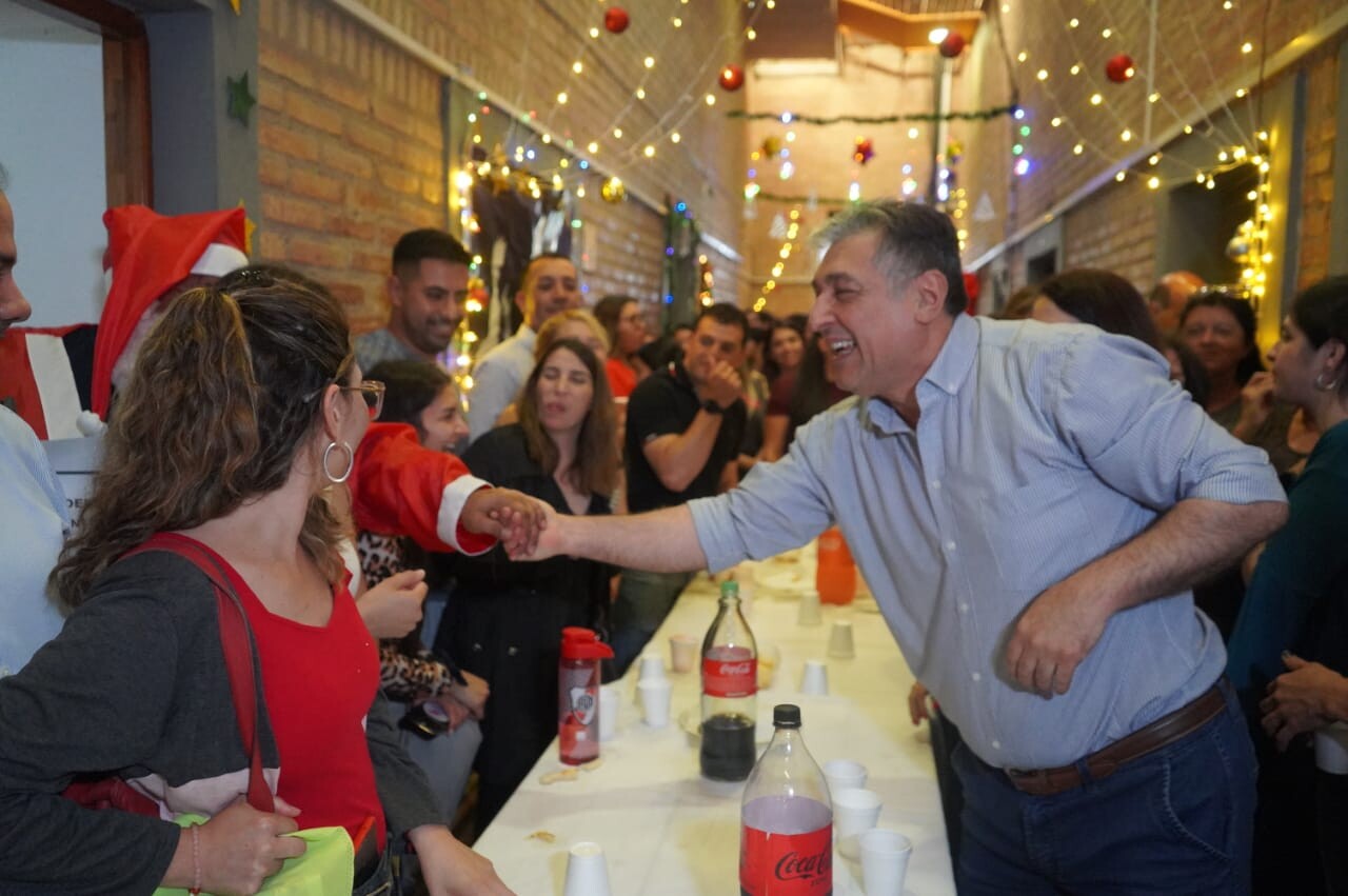 El intendente Roger E. Nediani agasajó a empleados municipales con un brindis navideño