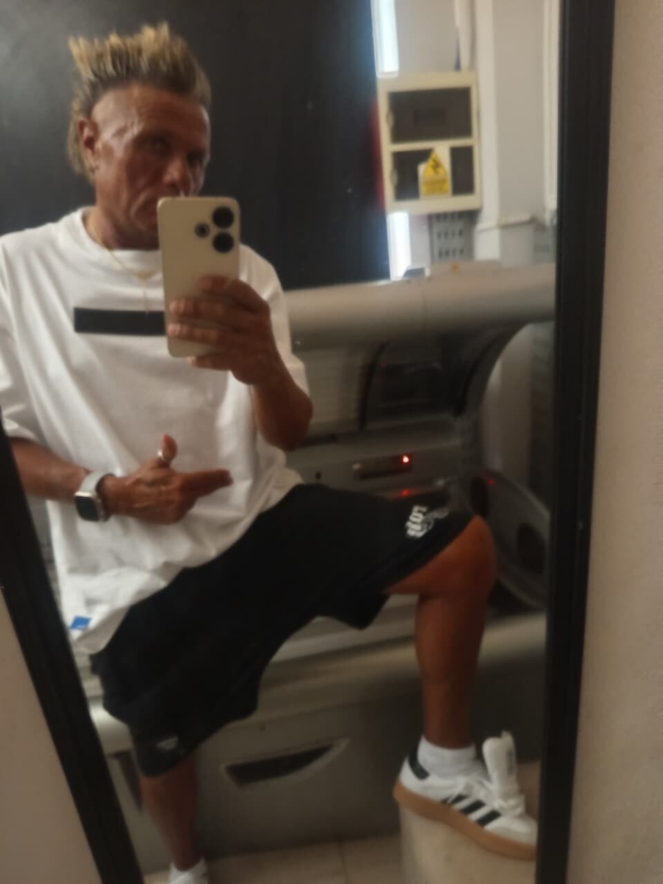 WhatsApp Image 2025-12-30 at 10.45.42 (1).jpeg WhatsApp Image 2025-12-30 at 10.45.42 (1).jpeg