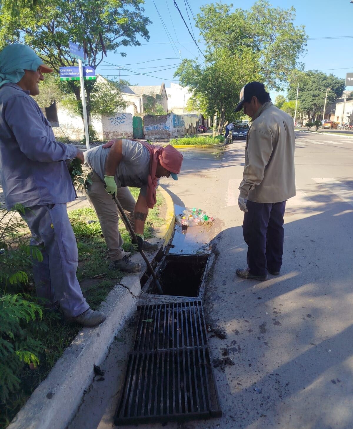 WhatsApp Image 2025-12-31 at 16.12.110.jpeg El municipio realiza tareas de bacheo y arreglo de calles