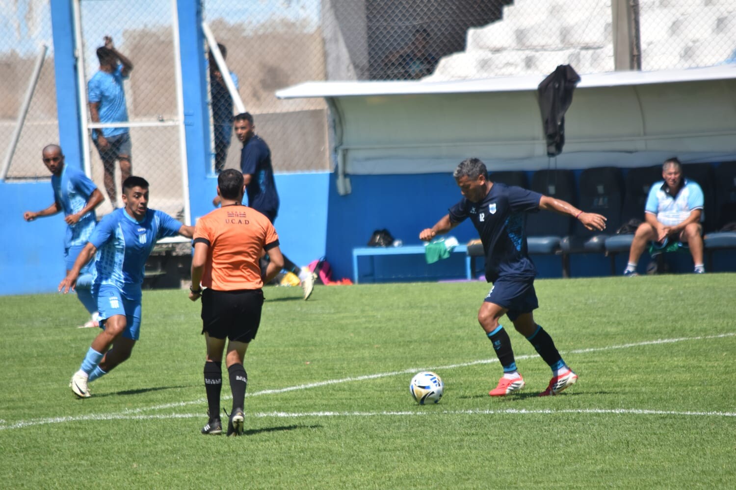 Gimnasia acumuló minutos de fútbol y rodaje colectivo ante Racing de Córdoba