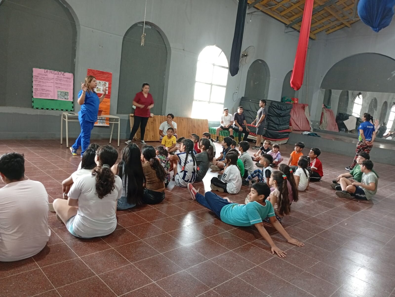 Niños de la colonia de vacaciones municipal participan de talleres para aprender a cuidar su salud