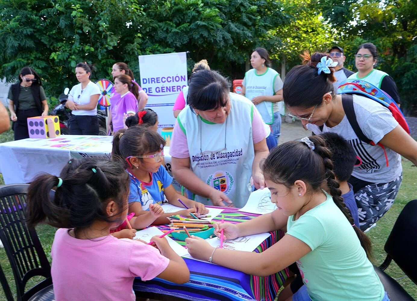 Vecinos del barrio Villa Nueva fueron beneficiados con servicios de atención médica y social