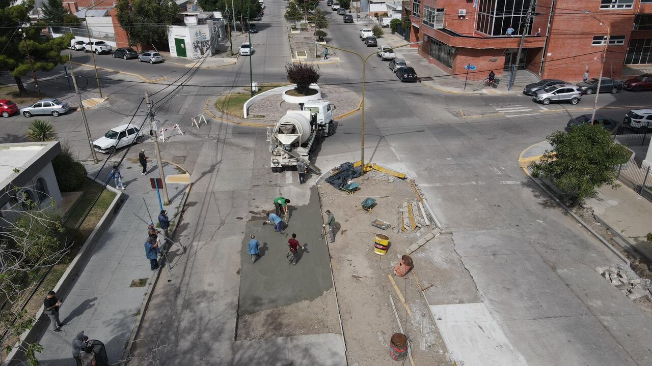 Rawson: Avanza a buen ritmo la remodelación integral del boulevard de Avenida San Martin