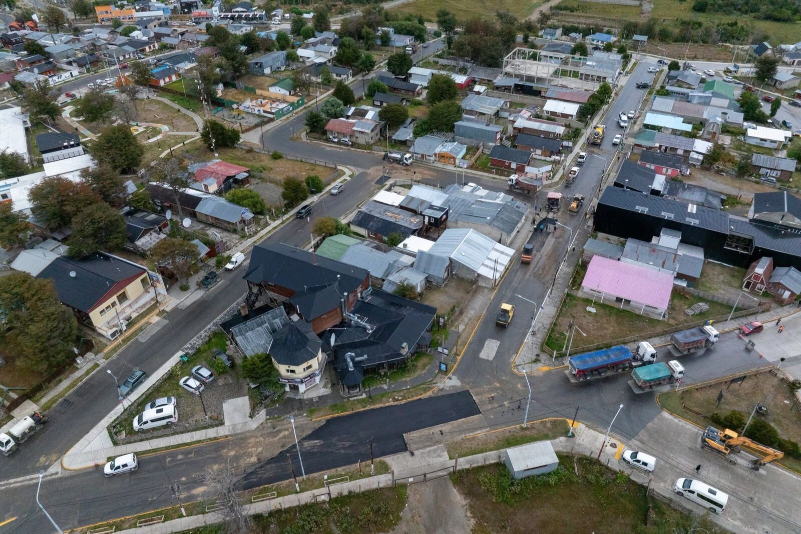 En tiempo récord, el Municipio resolvió el principal problema vial del casco céntrico de Tolhuin