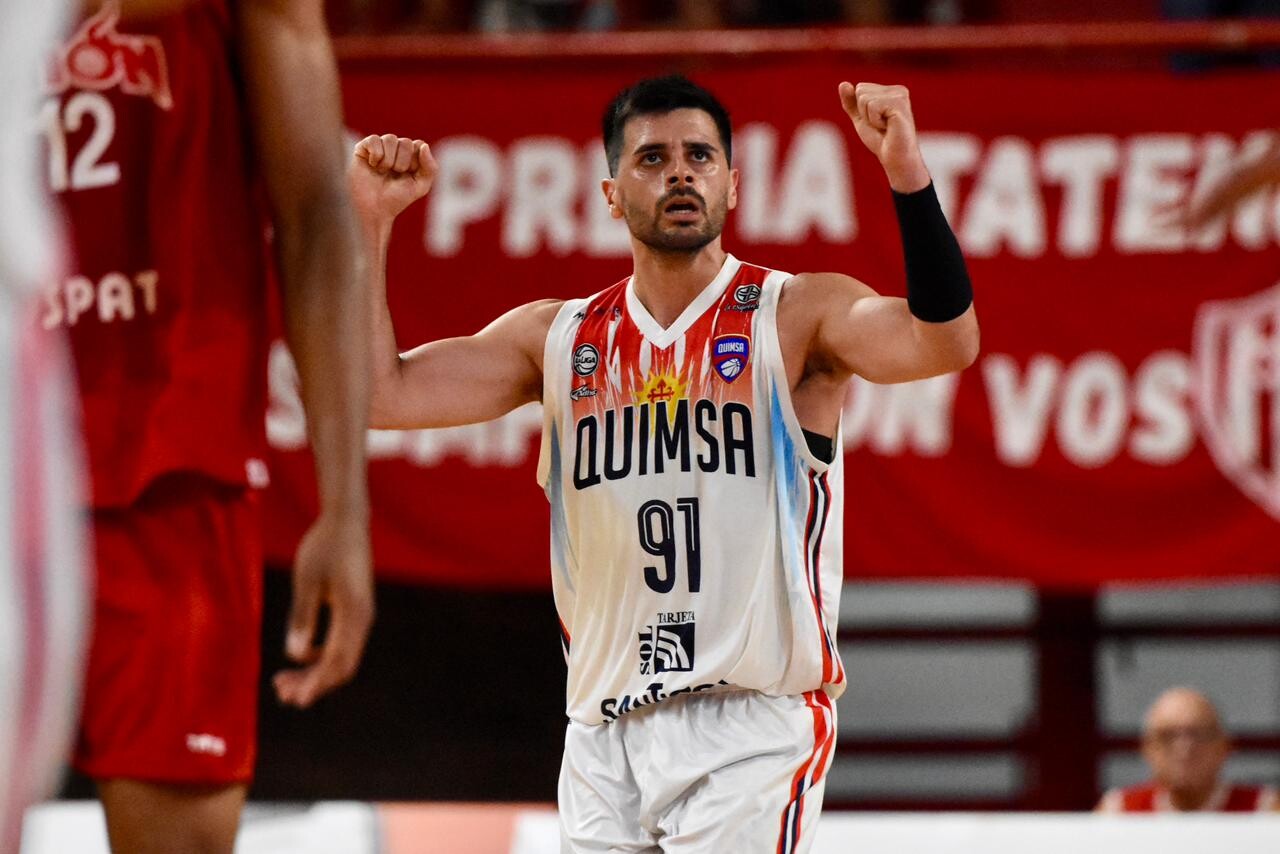 QUIMSA VAPULEÓ AL PUNTERO Y SIGUE IMPARABLE