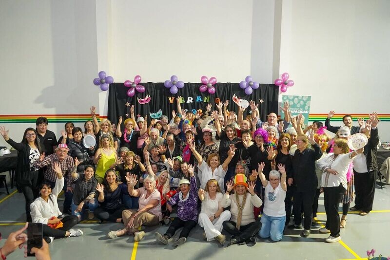 Con una gran Fiesta Caricoa, el Municipio celebró el cierre de la Colonia de Verano para Personas Mayores