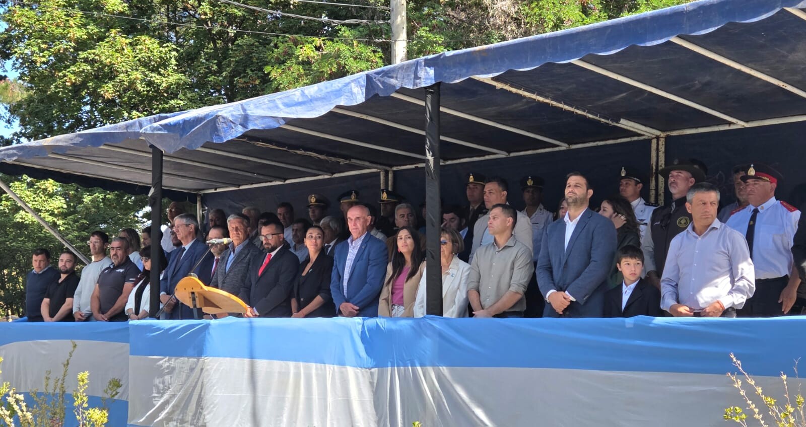 Con la firma de convenios para obras, Provincia acompañó el acto central por el aniversario de Esquel