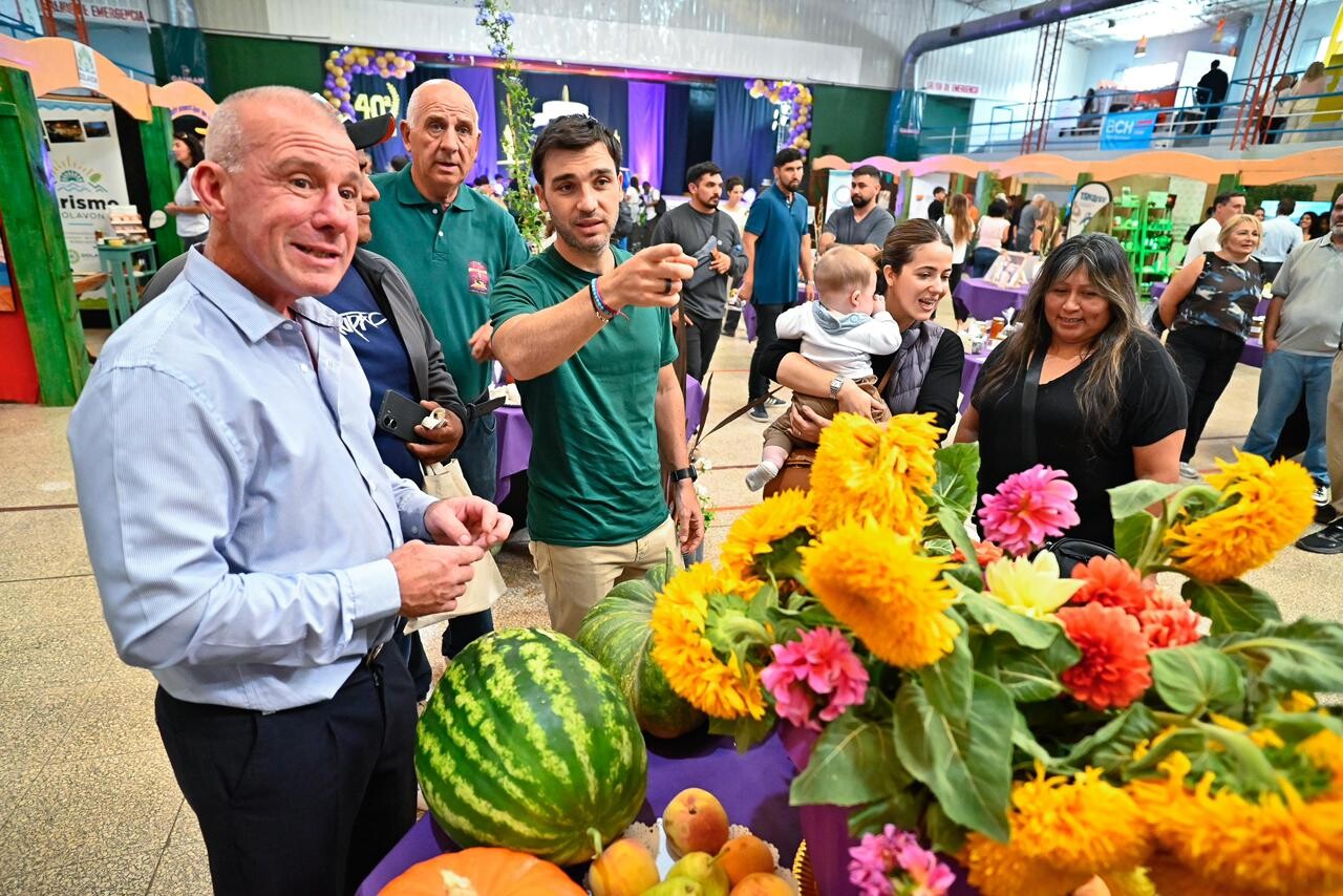 En la inauguración de la Muestra Agropecuaria del VIRCh, Torres destacó el potencial productivo del Valle y la apertura de nuevos mercados