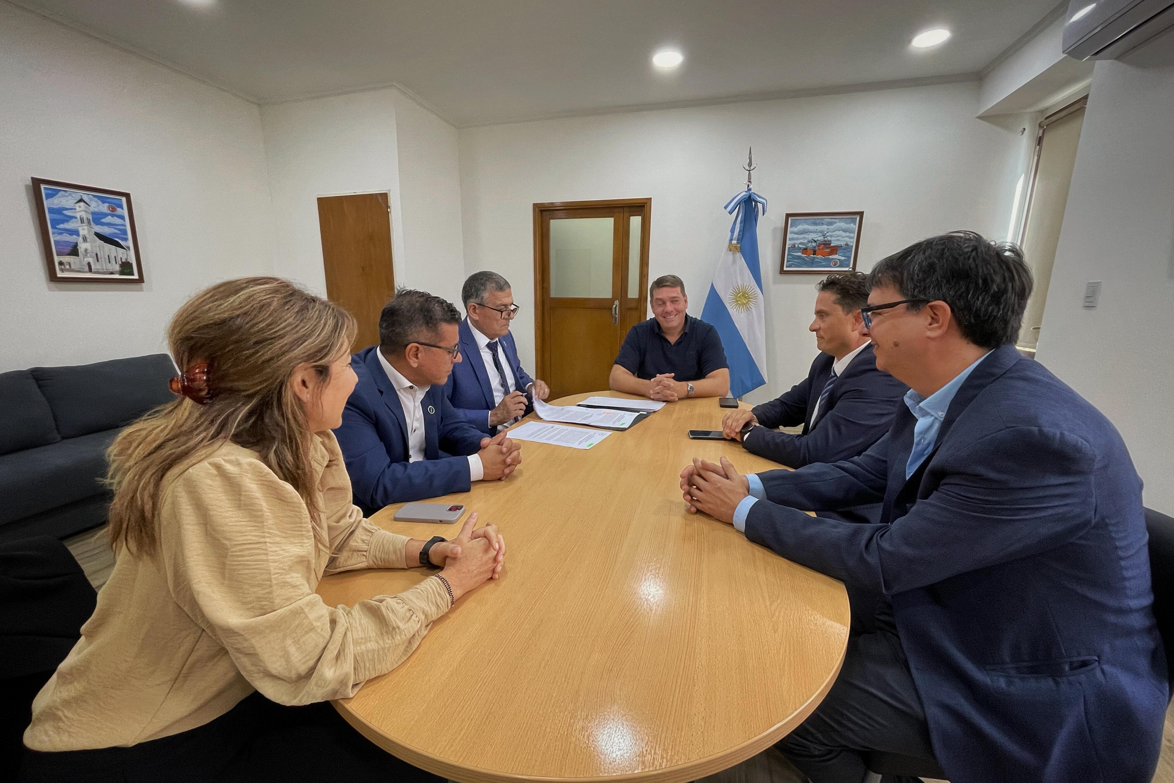 Municipio de Rawson firmo convenios con la UNPSJB para fortalecer la educación y la formación profesional