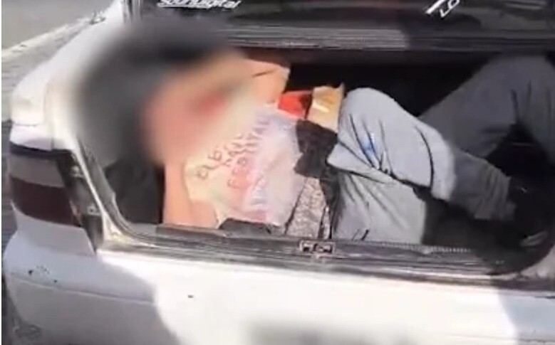 Insólito en la E‑55: encontraron a un hombre escondido en el baúl durante un control policial