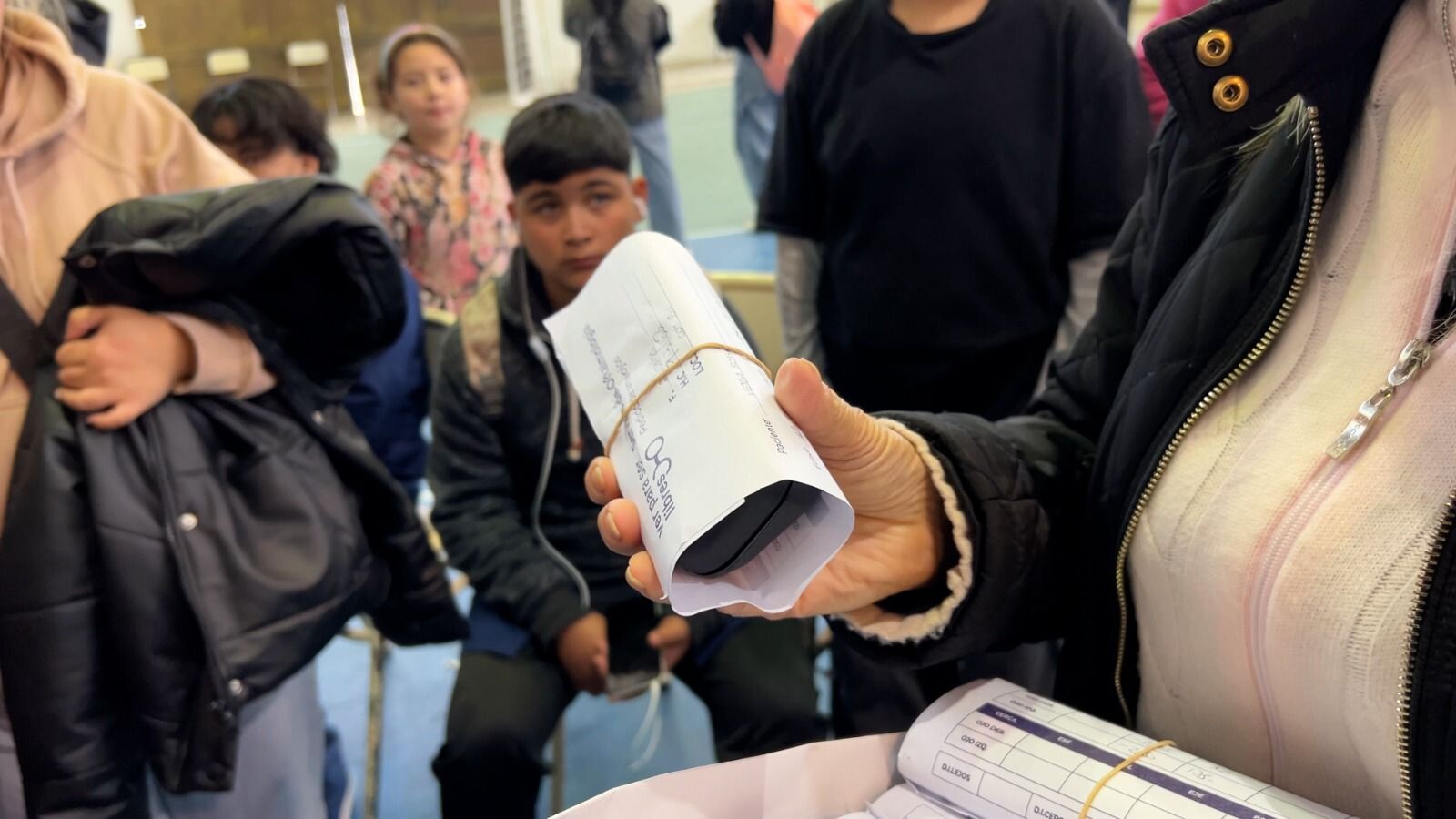 Más de 2.100 estudiantes ya recibieron anteojos a través del programa “Ver para ser libres”