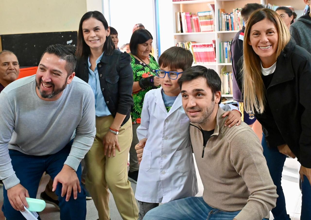 Torres impulsa el programa “Ver para ser libres” en Chubut: miles de estudiantes ya accedieron a controles y anteojos gratuitos